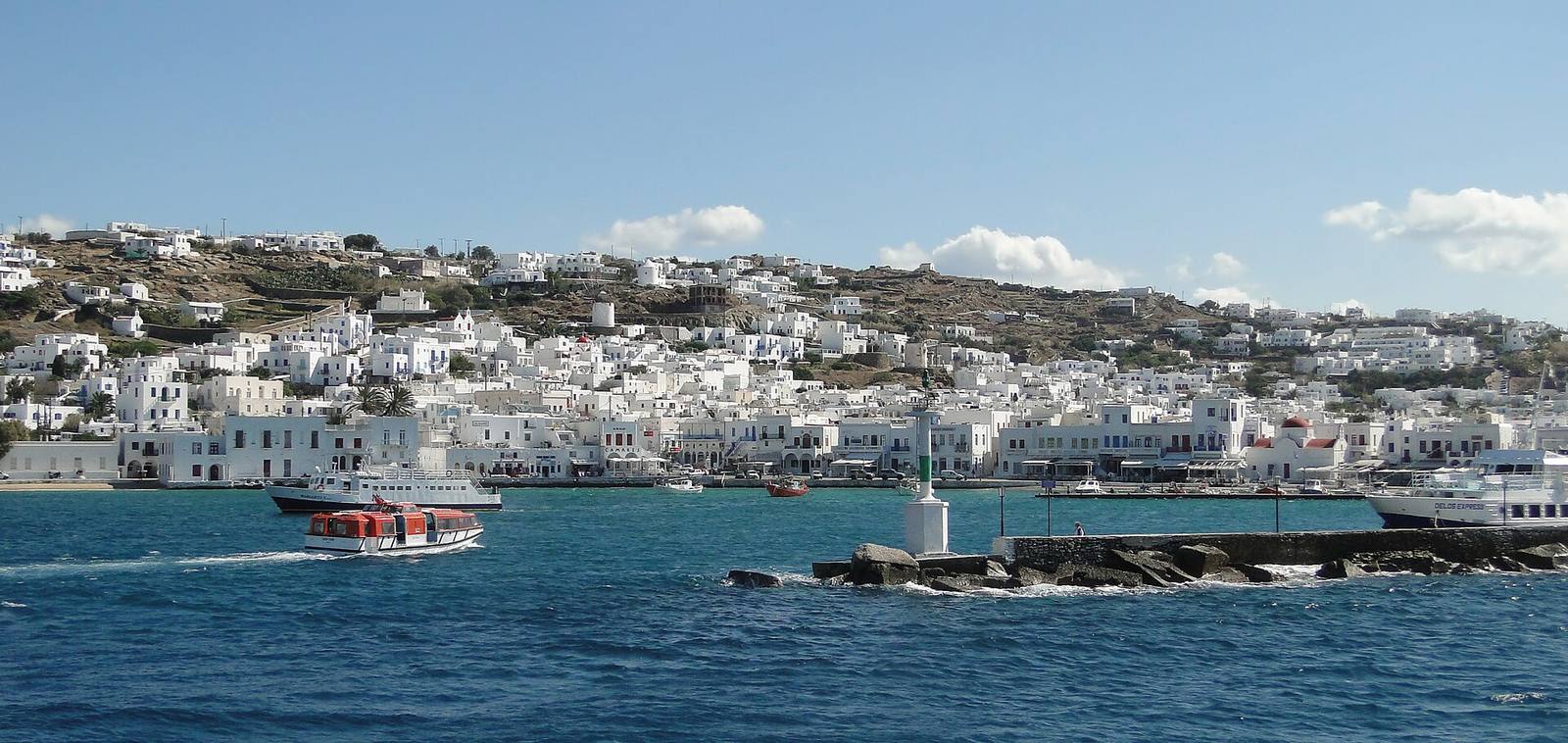 The old port at Mykonos town